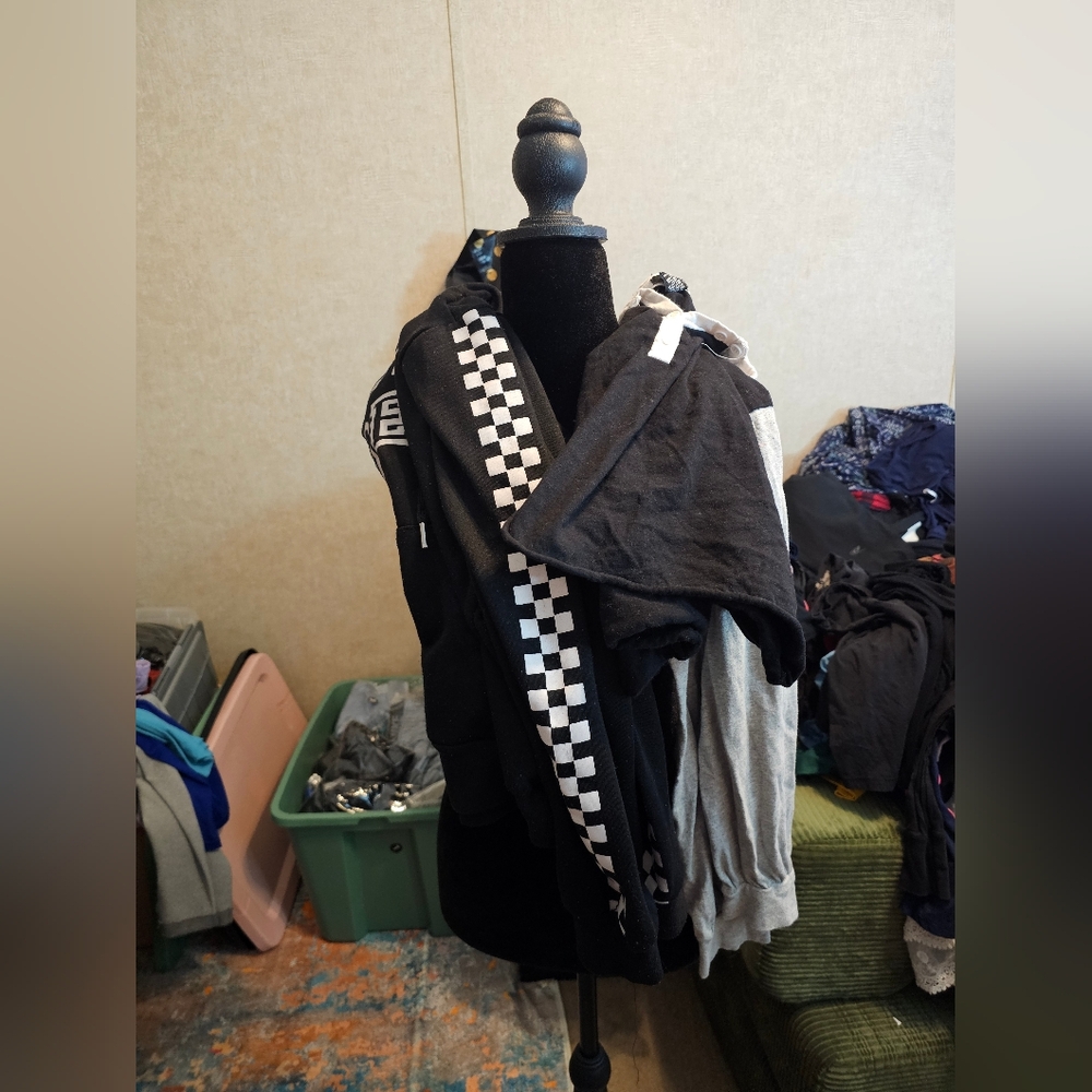 Rue21 Black and White Long Sleeve Large Bundle